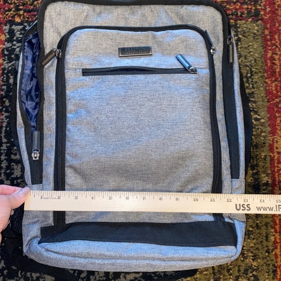 Kenneth Cole Reaction laptop backpack great condition - Picture 9 of 11